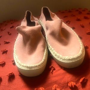 Pink suede toms size 6.5 casual slip on sneakers, women’s